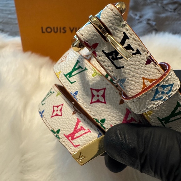 Louis Vuitton Gold Belt Luxurious Accessory - Picture 7 of 8